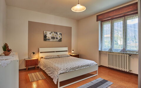 Simoni (Gla107): Proprietà, Mobilia, Costruzione, Comfort, Finestra, Legna, Tessile, Interior Design, Illuminazione, Telaio Del Letto