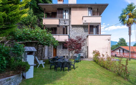 Gera Lario 679: Pianta, Cielo, Nube, Costruzione, Proprietà, Finestra, Albero, Lotto, Casa, Erba