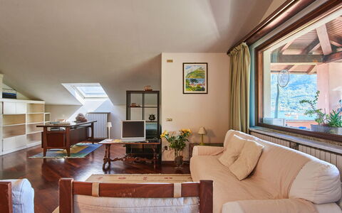 Terrazzo Fiorito: Mobilia, Proprietà, Cornice, Azzurro, Legna, Illuminazione, Interior Design, Comfort, Pavimento, Pavimentazione