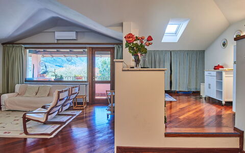 Terrazzo Fiorito: Mobilia, Proprietà, Cornice, Azzurro, Legna, Illuminazione, Interior Design, Comfort, Pavimento, Pavimentazione