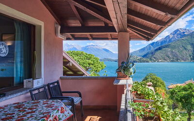 Casa vacanza Terrazzo Fiorito - Musso, Lombardia, Italia