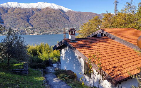 Annita: Pianta, Cielo, Acqua, Costruzione, Finestra, Montagna, Foglia, Paesaggio Naturale, Casa, Albero