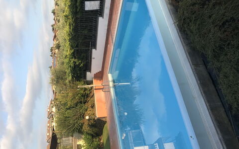 Belvedere: Cielo, Costruzione, Nube, Acqua, Pianta, Azzurro, Albero, Legna, Casa, Urban Design