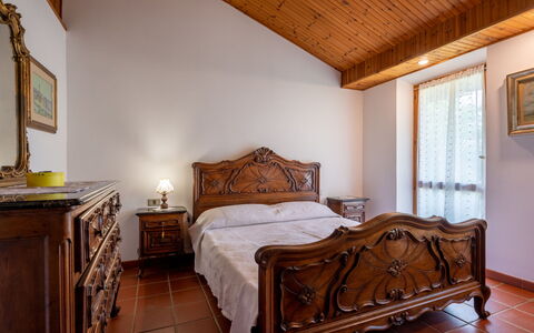 Cascina Calore: Mobilia, Proprietà, Comfort, Legna, Telaio Del Letto, Pavimentazione, Cassetto, Color Legno, Pavimento, Letto
