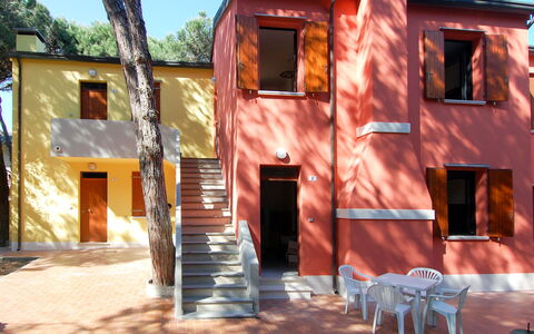 Rosolina Mare 642: Arbusto, Zona Residenziale, Giardino, Prato, Shade, Landscaping, Hacienda, Cortile, Estate