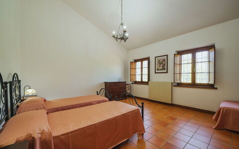 Buratto: Proprietà, Finestra, Costruzione, Legna, Comfort, Illuminazione, Interior Design, Soggiorno, Casa, Sala