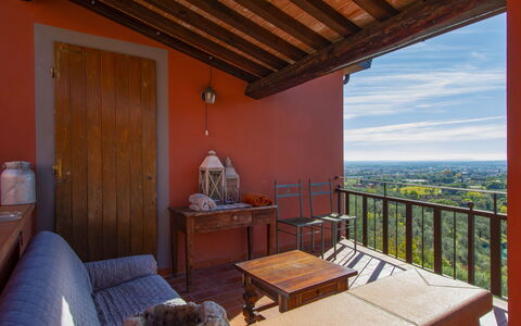 Francesco: Mobilia, Proprietà, Tavolo, Costruzione, Comfort, Cielo, Legna, Interior Design, Pianta, Pavimento