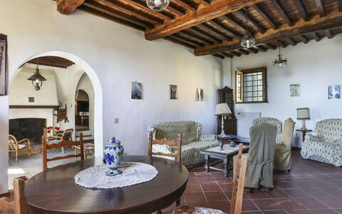 Belvedere: Mobilia, Tavolo, Proprietà, Cornice, Divano, Finestra, Illuminazione, Interior Design, Architettura, Legna