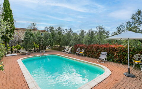 La Casina: Acqua, Pianta, Cielo, Proprietà, Nube, Piscina, Azzurro, Albero, Costruzione, Tempo Libero