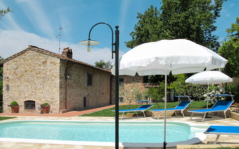 Ambrogetta: Acqua, Nube, Pianta, Cielo, Azzurro, Piscina, Costruzione, Ombrello, Street Luce, Mobili Da Esterno