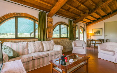 Il Forno: Mobilia, Divano, Proprietà, Tavolo, Costruzione, Legna, Interior Design, Pianta, Soggiorno, Comfort