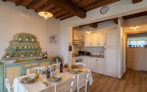 Pianelli: Controsoffitto, Proprietà, Cabinetry, Mobilia, Tavolo, Cucina, Elettrodomestico Da Cucina, Legna, Interior Design, Illuminazione