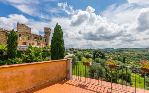 Casa Lensi: Pianta, Costruzione, Finestra, Piscina, Azzurro, Acqua, Albero, Casa, Cielo, Urban Design