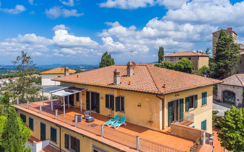 Casa Lensi: Pianta, Costruzione, Finestra, Piscina, Azzurro, Acqua, Albero, Casa, Cielo, Urban Design