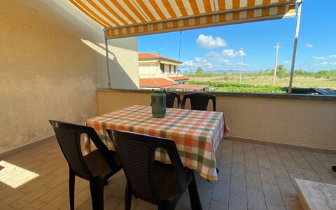 Palazzeta Ii: Mobilia, Proprietà, Cornice, Azzurro, Legna, Illuminazione, Interior Design, Comfort, Pavimento, Pavimentazione