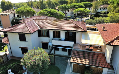 Palazzeta Ii: Pianta, Costruzione, Proprietà, Finestra, Albero, Casa, Urban Design, Paesaggio, Quartiere