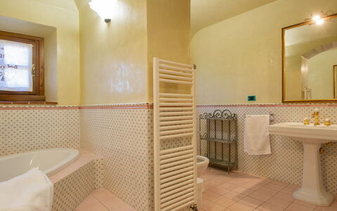 Casa Bensa: Specchio, Proprietà, Idraulico Fixture, Vasca Da Bagno, Bagno, Interior Design, Illuminazione, Legna, Pavimento, Pavimentazione