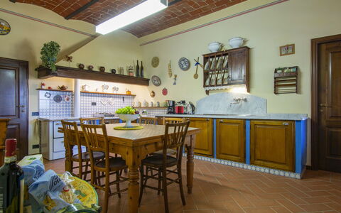 Casa Bensa: Tavolo, Mobilia, Cornice, Sedia, Legna, Architettura, Interior Design, Immobiliare, Costruzione, Cucina