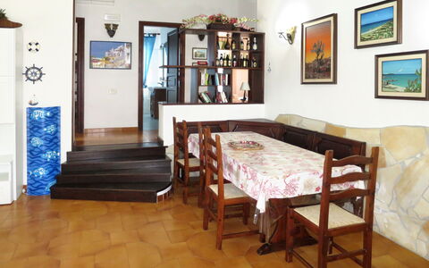 Giacu (Rei225): Camera, Proprietà, Sala Da Pranzo, Costruzione, Mobilia, Interior Design, Tavolo, Pavimento, Immobiliare, Cucina & Sala Da Pranzo Tavolo