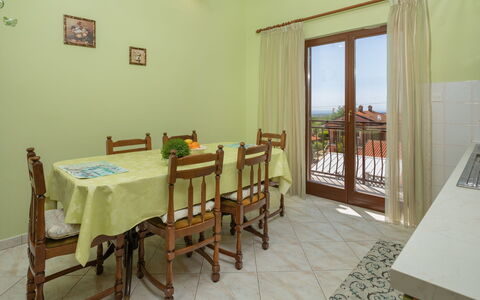 Poreč Kaštelir 655: Camera, Proprietà, Pavimento, Mobilia, Sala Da Pranzo, Tavolo, Costruzione, Casa, Interior Design, Immobiliare