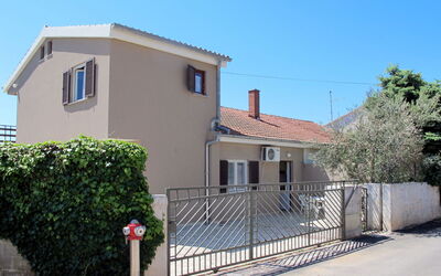 Medulin 704: Cielo, Pianta, Finestra, Proprietà, Costruzione, Lotto, Architettura, Casa, Porta, Villetta