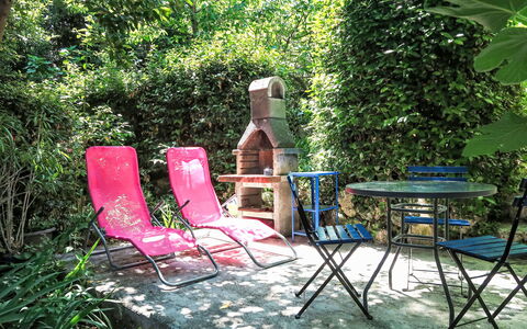 Mošćenička Draga 619: Mobilia, Verde, Mobili Da Esterno, Sedia, Estate, Giardino, Sedia Pieghevole, Tavolo Esterno, Backyard, Shade