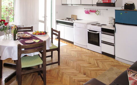 Mošćenička Draga 619: Mobilia, Pavimento, Camera, Proprietà, Cucina, Pavimento Laminato, Pavimentazione, Pavimento In Legno, Interior Design, Controsoffitto