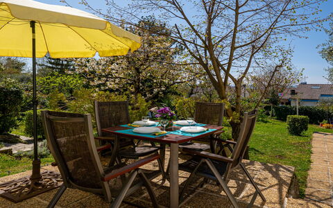 Krk Njivice 617: Mobilia, Sedia, Mobili Da Esterno, Tavolo, Cucina & Sala Da Pranzo Tavolo, Tavolo Esterno, Giardino, Shade, Terrazza, Ristorante