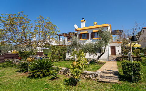 Krk Njivice 617: Casa, Zona Residenziale, Casa, Estate, Giardino, Shade, Landscaping, Cortile, Hacienda, Villa