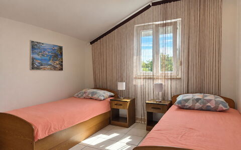 Krk Krk 669: Interior Design, Mobilia, Letto, Pavimento, Camera Da Letto, Pavimentazione, Legna, Camera, Soffitto, Tessile