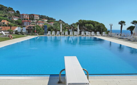 San Lorenzo al Mare 638: Acqua, Cielo, Proprietà, Piscina, Azzurro, Mobili Da Esterno, Pianta, Albero, Lettino, Tempo Libero