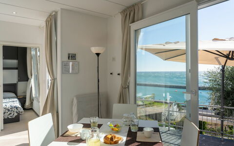 San Lorenzo al Mare 640: Camera, Proprietà, Interior Design, Costruzione, Casa, Mobilia, Tavolo, Casa, Immobiliare, Soggiorno