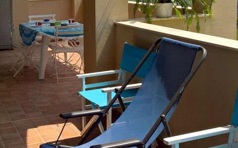 Pietra Ligure 612: Mobilia, Proprietà, Sedia Pieghevole, Sedia, Lettino, Mobili Da Esterno, Casa, Tavolo, Camera, Costruzione