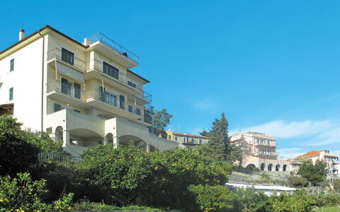 Pietra Ligure 612: Cielo, Costruzione, Pianta, Finestra, Albero, Nube, Urban Design, Quartiere, Zona Residenziale, Immobiliare