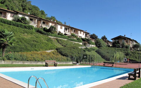 La Rocca: Cielo, Nube, Cibo, Pianta, Tavola, Tavolo, Finestra, Montagna, Frutta, Legna