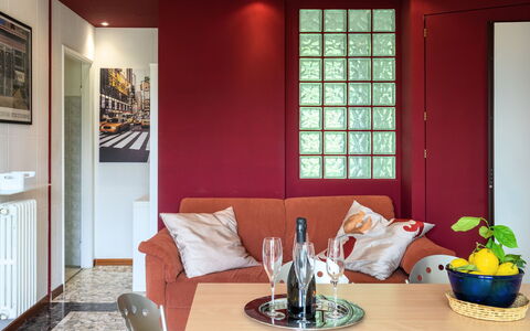 Del Sole: Camera, Mobilia, Proprietà, Interior Design, Soggiorno, Casa, Costruzione, Soffitto, Casa, Tavolo
