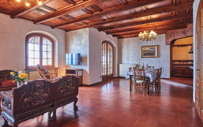 Villa Bellavista 652.1: Tavolo, Mobilia, Proprietà, Finestra, Legna, Interior Design, Architettura, Sala, Pavimentazione, Soggiorno