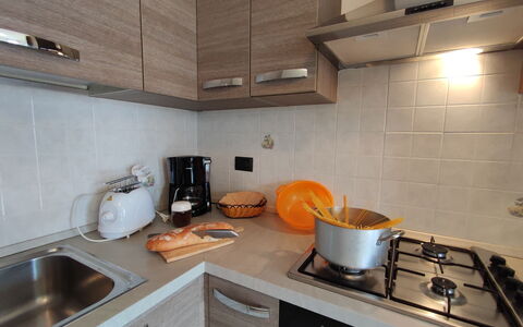 La Trave: Marrone, Proprietà, Lavandino Della Cucina, Controsoffitto, Cabinetry, Lavello, Cucina, Cucina Stufa, Elettrodomestico Da Cucina, Legna