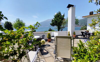 Domaso 642.2: Mobilia, Proprietà, Tavolo, Cabinetry, Sedia, Legna, Costruzione, Illuminazione, Controsoffitto, Interior Design
