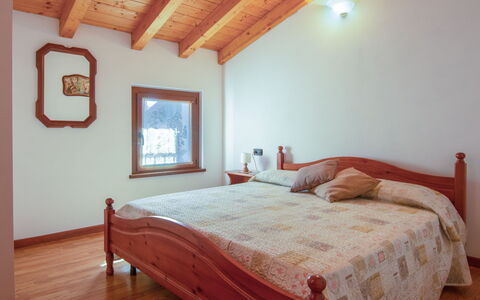 Domaso 644: Camera Da Letto, Letto, Mobilia, Camera, Proprietà, Soffitto, Telaio Del Letto, Lenzuolo, Pavimento, Interior Design