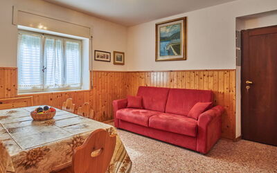 Marta 690.3: Mobilia, Cornice, Finestra, Legna, Interior Design, Pavimento, Pavimentazione, Soggiorno, Costruzione, Color Legno