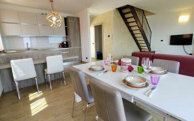 Robinia 693.2: Tavolo, Mobilia, Proprietà, Tavola, Cucina & Sala Da Pranzo Tavolo, Legna, Sedia, Interior Design, Cucina, Pavimento