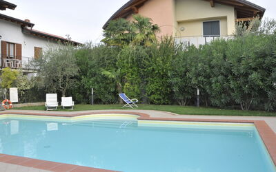 Lazise 717: Pianta, Costruzione, Proprietà, Finestra, Acqua, Cielo, Casa, Shade, Piscina, Albero