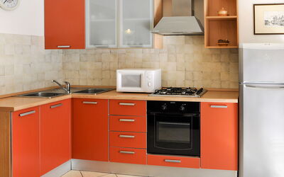 La Madonnina 717.2: Cabinetry, Controsoffitto, Mobilia, Costruzione, Lavandino Della Cucina, Cucina Stufa, Elettrodomestico Da Cucina, Lavello, Cucina, Rubinetto