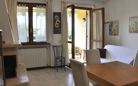 San Marco: Tavolo, Mobilia, Finestra, Legna, Costruzione, Pavimento, Pavimentazione, Porta, Soggiorno, Immobiliare