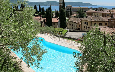 Toscolano 608: Acqua, Cielo, Pianta, Proprietà, Costruzione, Azzurro, Albero, Paesaggio Naturale, Corpo D'Acqua, Piscina