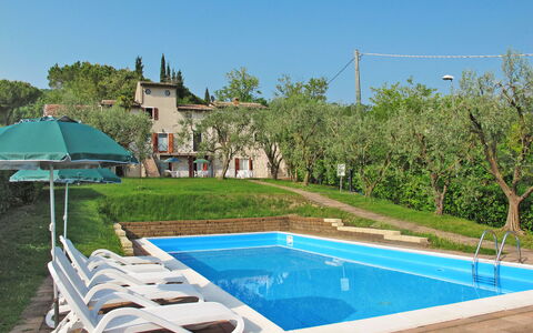 Garda 625: Acqua, Cielo, Proprietà, Piscina, Pianta, Azzurro, Costruzione, Natura, Shade, Rettangolo