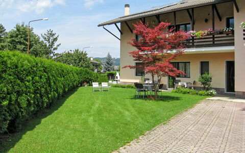 Lago di Caldonazzo 608: Proprietà, Albero, Zona Residenziale, Immobiliare, Erba, Casa, Prato, Costruzione, Pianta, Primavera