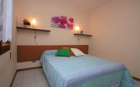 Tiziano: Mobilia, Comfort, Pianta, Illuminazione, Legna, Interior Design, Pavimento, Casa, Lampada, Costruzione