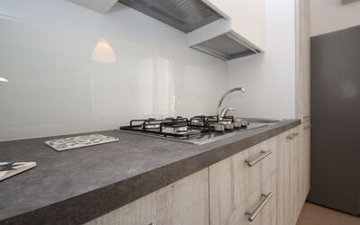 Veranda 648.4: Cabinetry, Rubinetto, Costruzione, Lavello, Controsoffitto, Legna, Lavandino Della Cucina, Interior Design, Cucina, Cucina Stufa